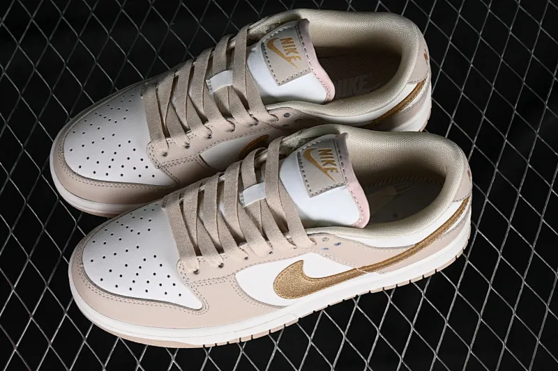 All categories Nk SB Dunk series Nk SB Dunk Low low-top sneakers F version Nk Dunk Low beige gold hook SB low-top sports and leisure sneakers DX5930-001